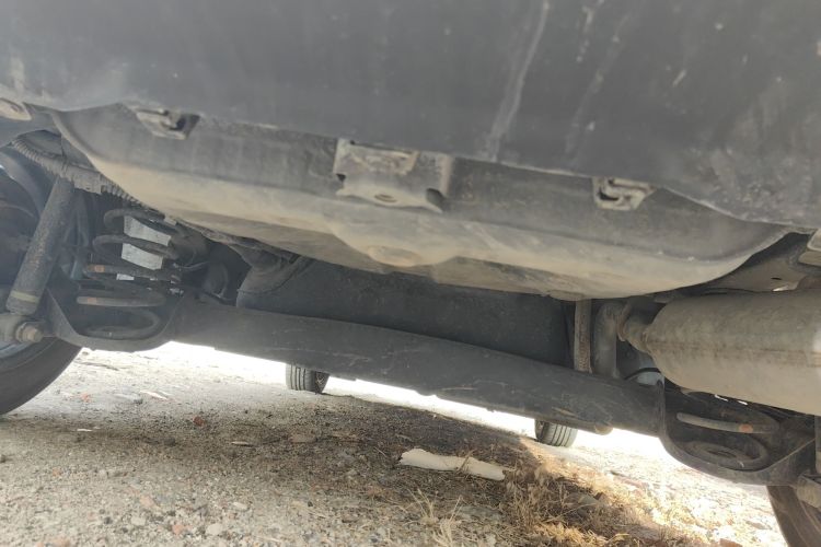 丰田 YARiS L 致炫 2016款 改款 1.3E 手动魅动版局部细节9009