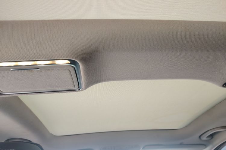 奔驰C级 2019款 C 260 L 运动版局部细节22