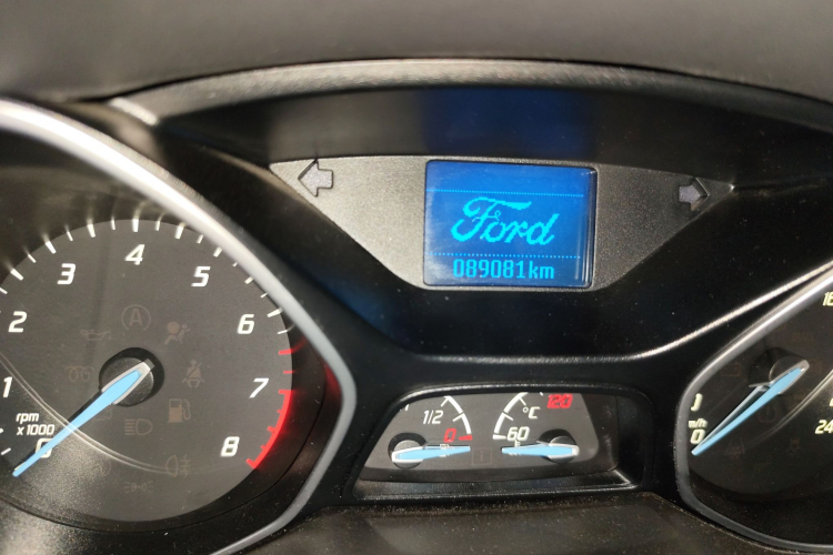 福特 福克斯 2012款 两厢 1.6L 自动风尚型中控内饰15