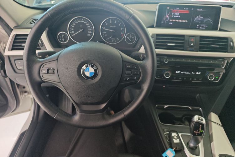 宝马3系 2016款 320Li 进取型中控内饰13