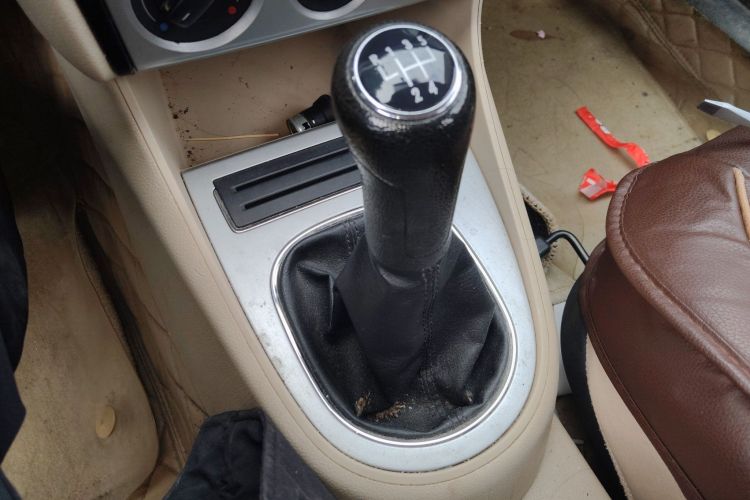 大众 朗逸 2011款 1.6L 手动品悠版中控内饰18