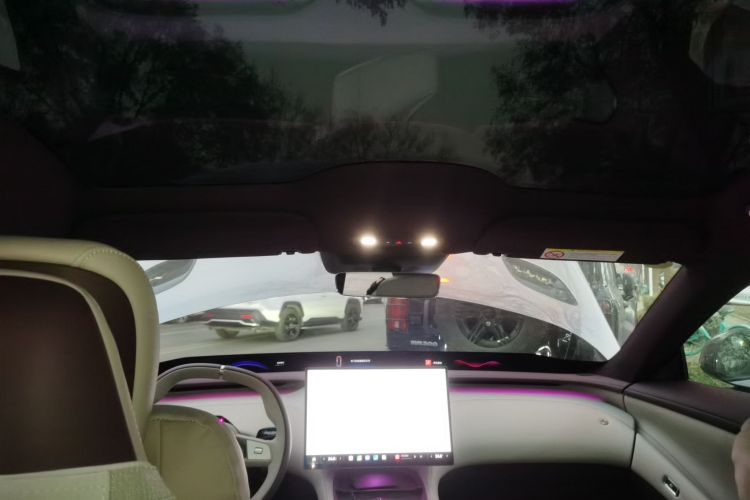 小米汽车 小米YU7 2025款 超长续航四驱Pro版中控内饰22