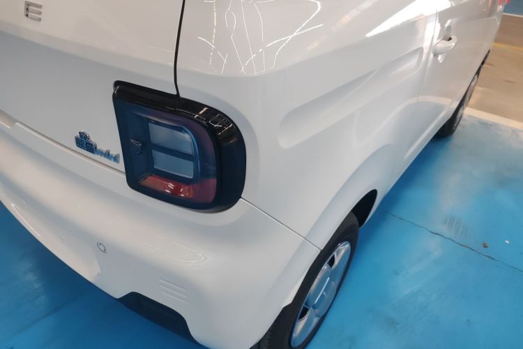 吉利银河 2024款 熊猫mini 200km 耐力熊车身外观9