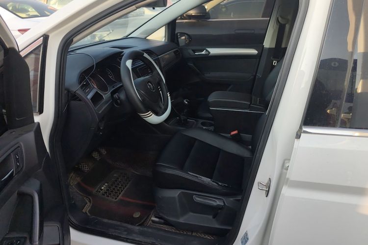 大众 2018款 途安L 280TSI 手动风尚版局部细节19