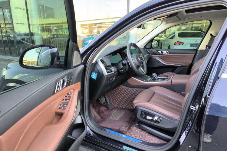 宝马X5(进口) 2021款 xDrive40i 尊享型 M运动套装中控内饰7003