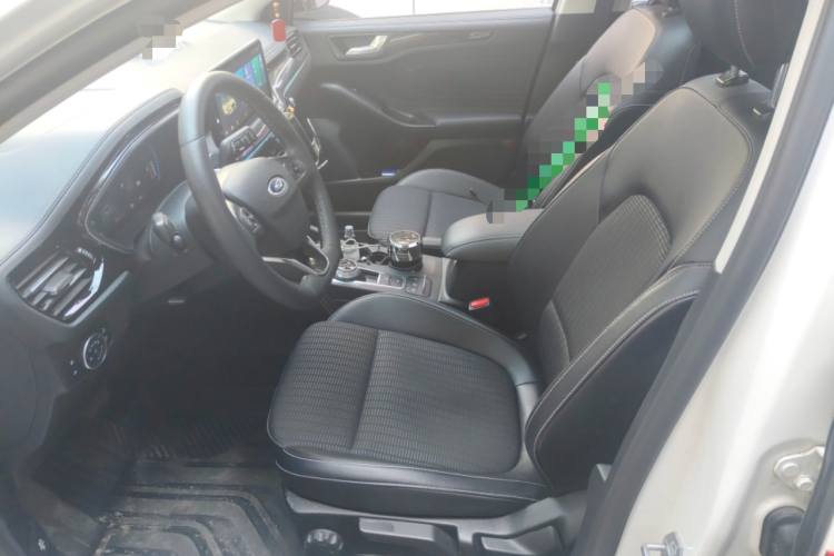 福特 福克斯 2021款 两厢 EcoBoost 180 自动锋潮型中控内饰19