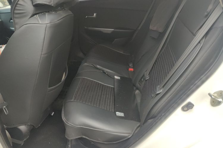 起亚K2 2015款 三厢 1.4L MT GLS中控内饰21