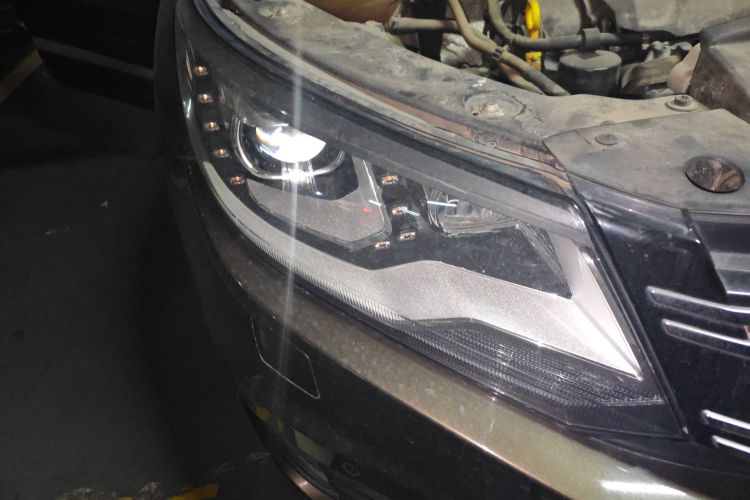 大众 途观 2015款 2.0TSI 自动四驱旗舰版车身外观8