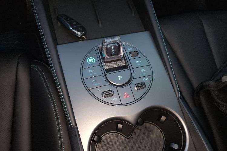 比亚迪 海豹06新能源 2024款 DM-i 80KM尊贵型中控内饰18