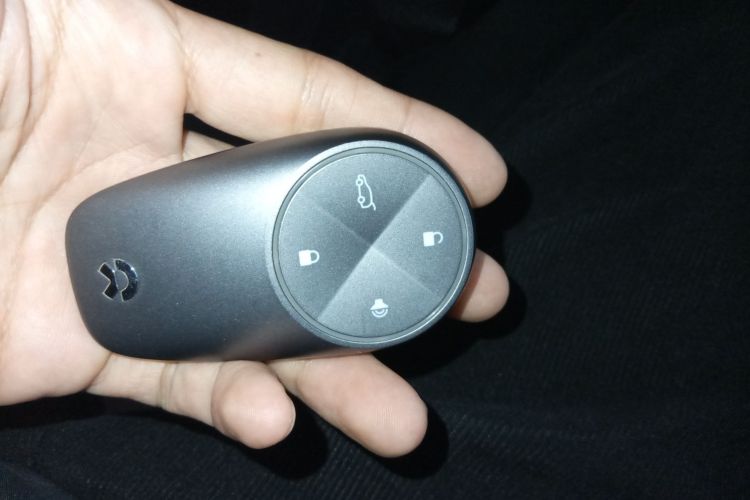 蔚来EC6 2022款 75kWh 运动版中控内饰7001