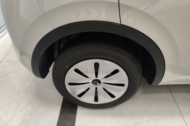 五菱汽车 五菱缤果 2024款 203km 轻享款车身外观56