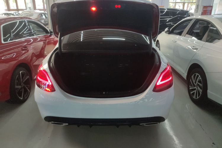 奔驰C级 2019款 C 260 运动版机舱底盘23