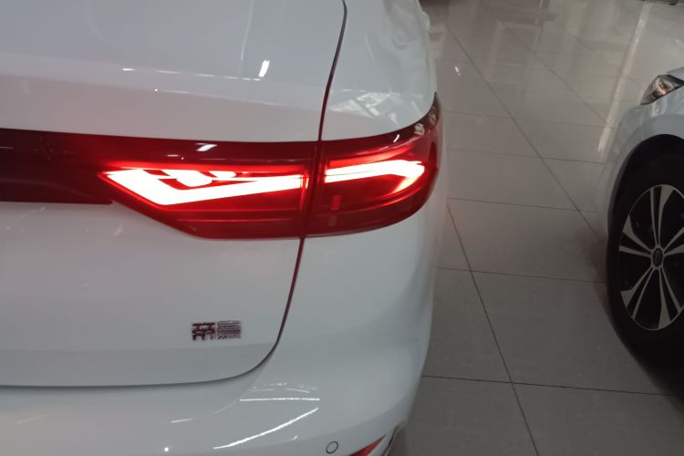 吉利汽车 帝豪 2023款 第4代冠军版 1.5L CVT豪华型车身外观9