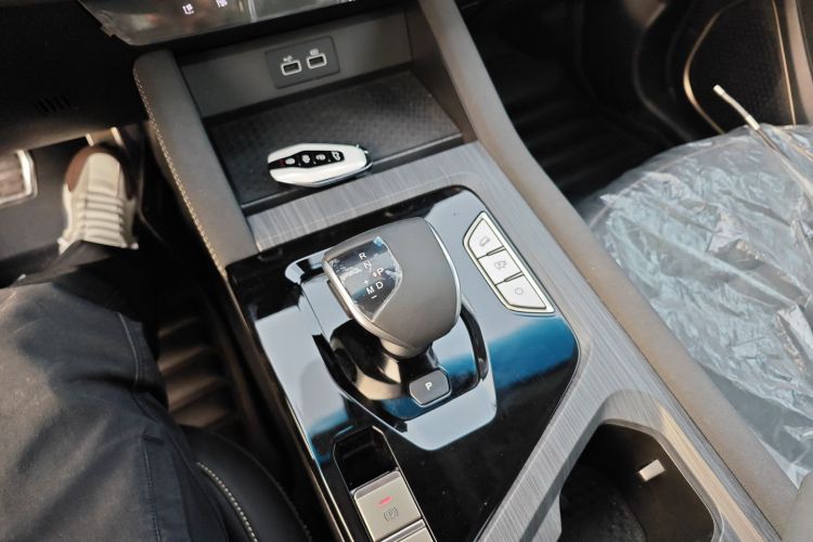 捷途X90 PLUS 2023款 改款 1.6TD DCT别墅 5座中控内饰18