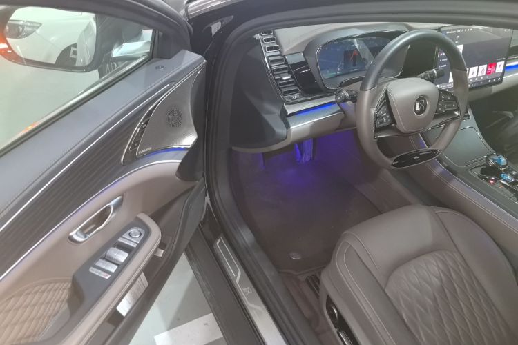 比亚迪 汉 2024款 DM-i 荣耀版 121KM 尊享型中控内饰20