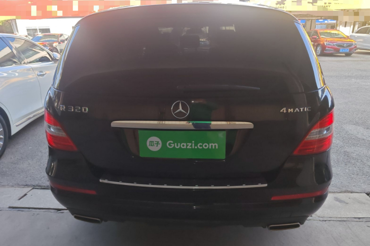 奔驰R级 2017款 R 320 4MATIC 商务型臻藏版车身外观6