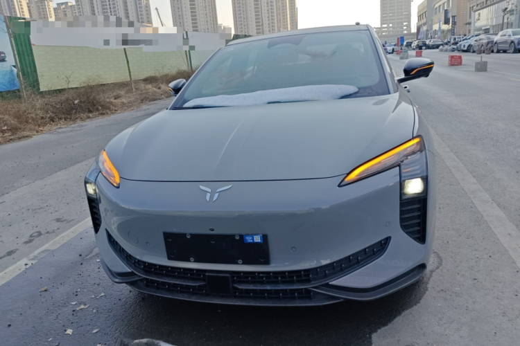 红旗EH7 2024款 760 Pro+ 四驱版车身外观2