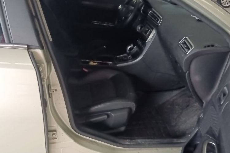 雪铁龙 C4世嘉 2016款 1.6L 自动豪华型局部细节41