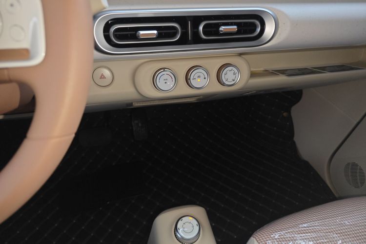 五菱汽车 宏光MINIEV 2024款 第三代 215km 青春版中控内饰16