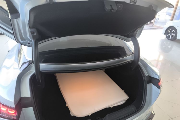 昊铂GT 2023款 560后驱七翼版机舱底盘23