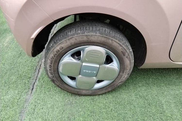 吉利汽车 2023款 熊猫mini 200km 耐力熊车身外观56