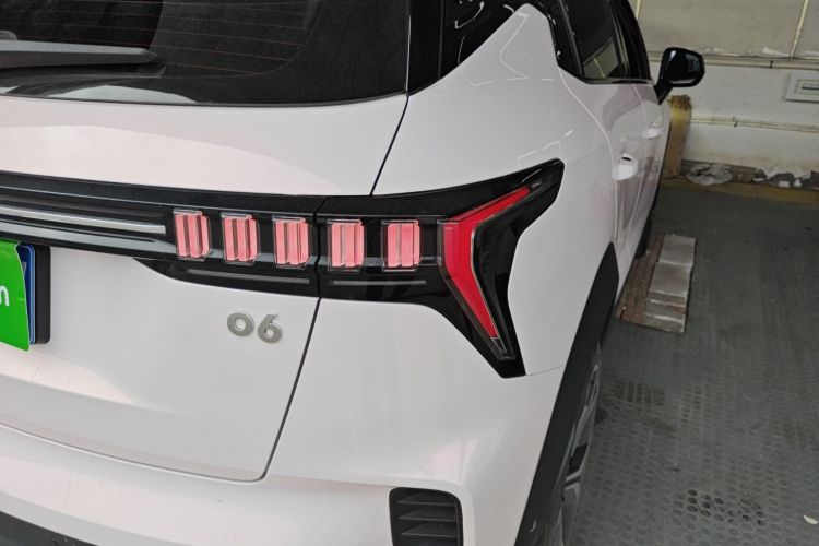 领克06 2023款 Remix 1.5T 劲Halo车身外观9