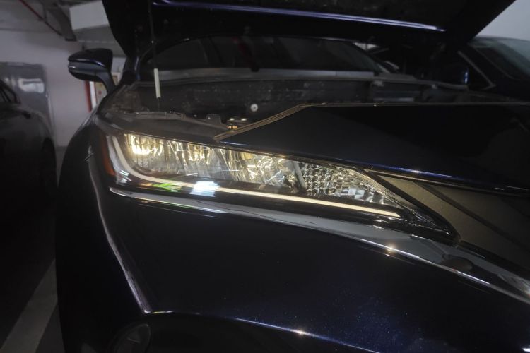 丰田 凌放HARRIER 2022款 双擎 2.5L CVT两驱豪华版车身外观8