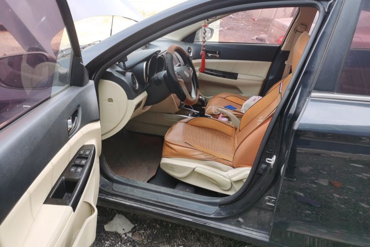 长安 逸动 2015款 1.6L 手动豪华型 国V中控内饰20