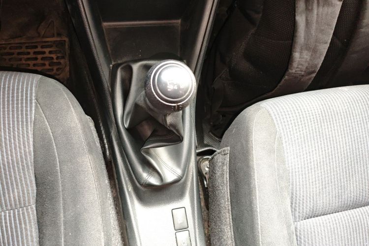 丰田 YARiS L 致炫 2016款 改款 1.3E 手动魅动版局部细节18