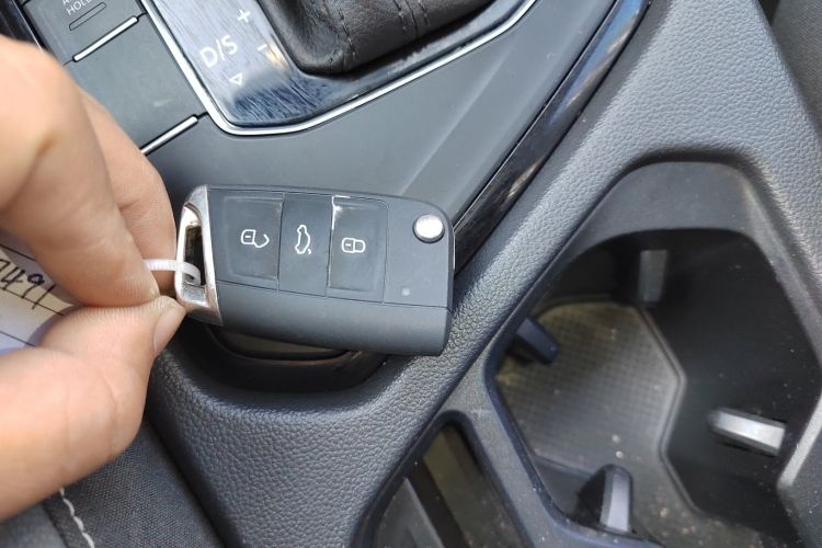 大众 途观L 2024款 300TSI 自动两驱智享版中控内饰7001