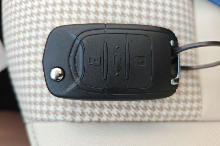 五菱汽车 宏光MINIEV 2025款 四门版 进阶款中控内饰7001