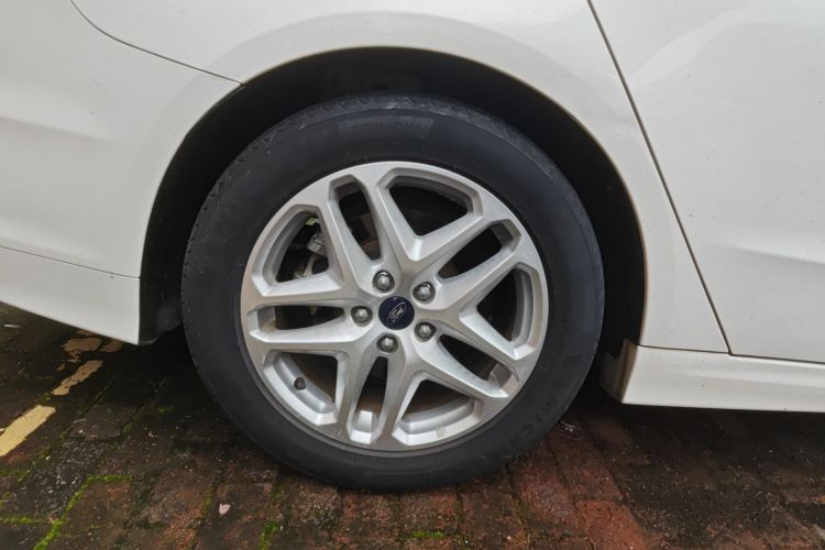 福特 蒙迪欧 2013款 1.5L GTDi180时尚型车身外观56