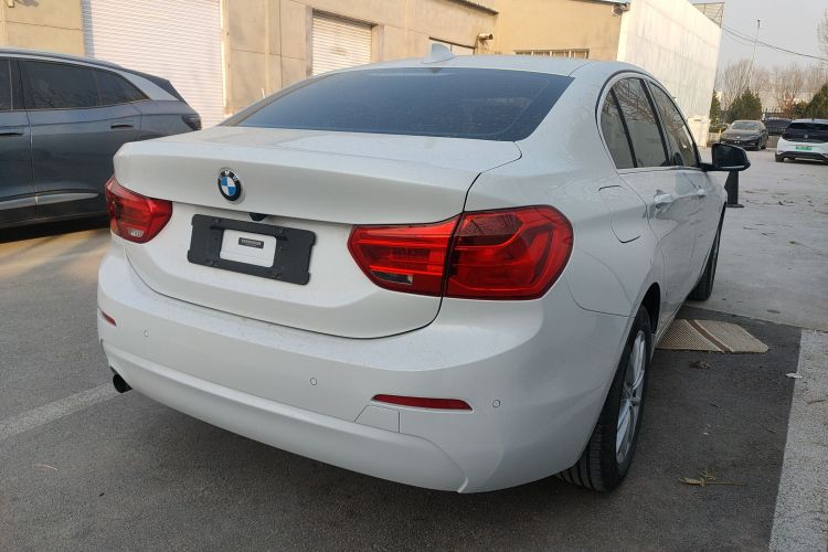 宝马1系 2018款 118i 时尚型车身外观7