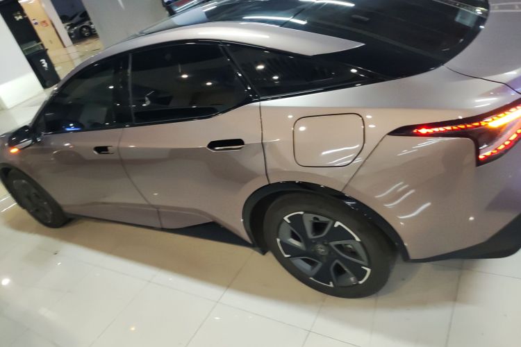 丰田bZ3 2023款 616km 长续航Premium车身外观4