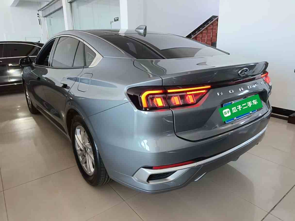 福特 蒙迪欧 2023款 EcoBoost 180 舒雅型(3)