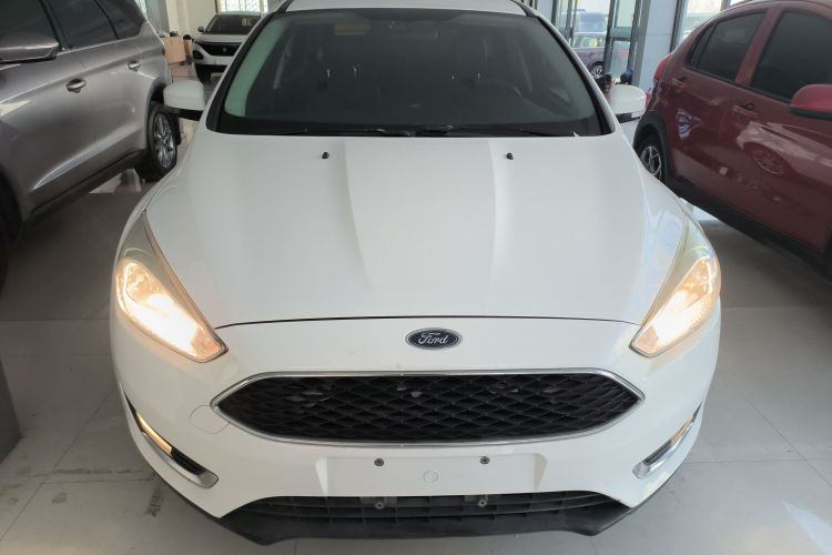 福特 福克斯 2017款 两厢 1.6L 自动风尚型智行版车身外观2