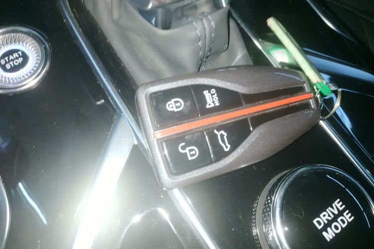 红旗HS5 2022款 改款 2.0T 智联旗享版中控内饰11