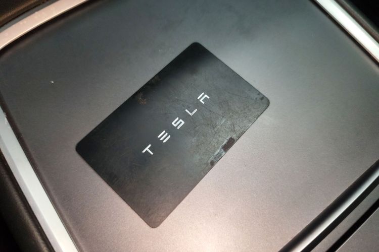 特斯拉 Model Y 2021款 标准续航后驱版中控内饰11