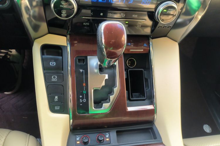 丰田 埃尔法 2015款 3.5L 豪华版中控内饰18