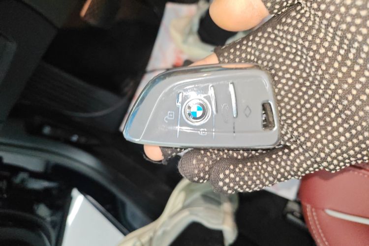 宝马5系 2023款 530Li 领先型 M运动套装中控内饰7001