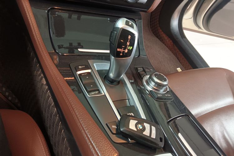 宝马5系 2014款 520Li 典雅型中控内饰18