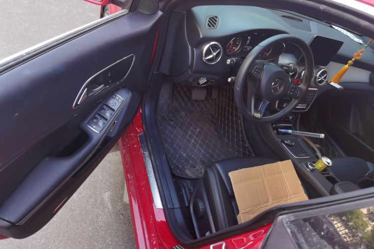 奔驰CLA 2018款 CLA 200 动感型中控内饰7003