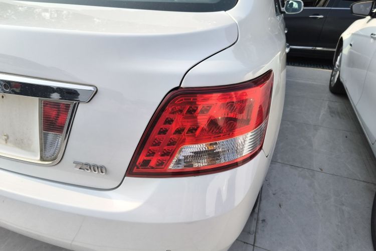 众泰Z300 2014款 1.6L 都市版自动豪华型车身外观9