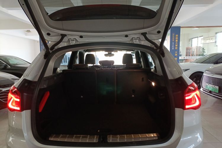 宝马X1 2018款 sDrive18Li 尊享型机舱底盘23