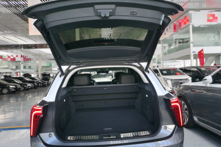 红旗E-HS9 2022款 660km 旗领版 四座机舱底盘23