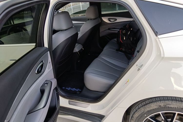 比亚迪 海豹07 DM-i 2025款 智驾版 DM-i 1.5L 125km 尊贵型中控内饰21