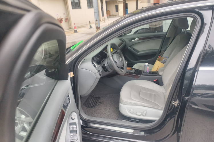 奥迪A4L 2013款 35 TFSI 自动舒适型局部细节19