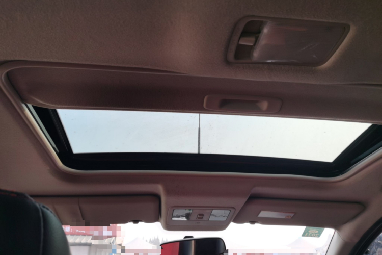 日产 骊威 2013款 劲锐 1.6XV 手动豪华版中控内饰22