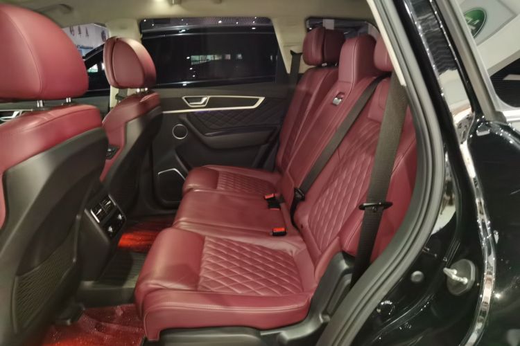 红旗HS7 2022款 3.0T 自动四驱智联旗畅版 七座中控内饰21