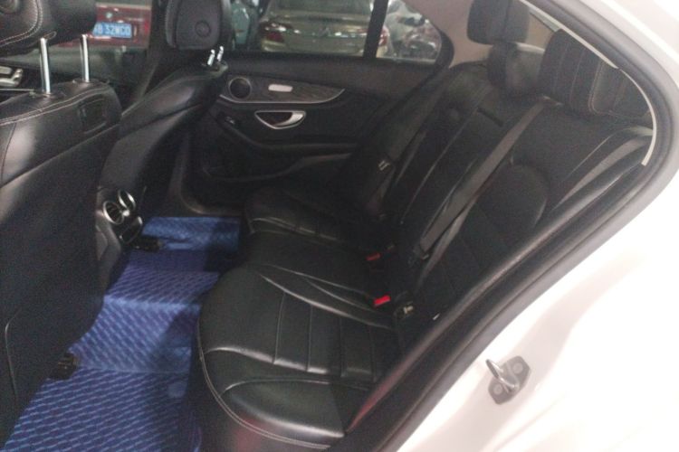 奔驰C级 2019款 C 260 L 运动版中控内饰7004